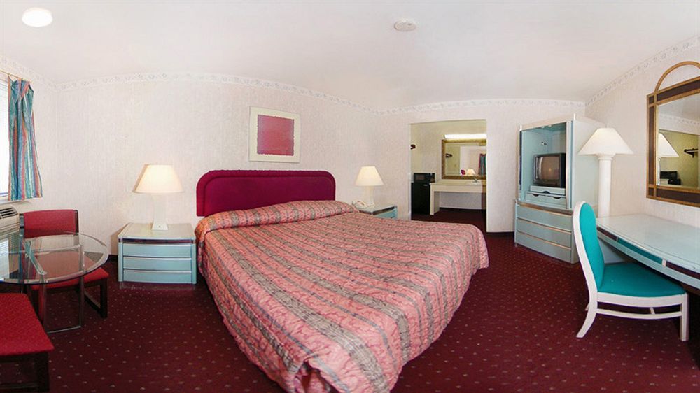 Rodeway Inn Parkway Galloway Bagian luar foto
